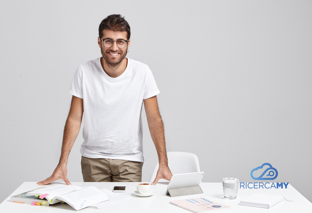 social media analyst